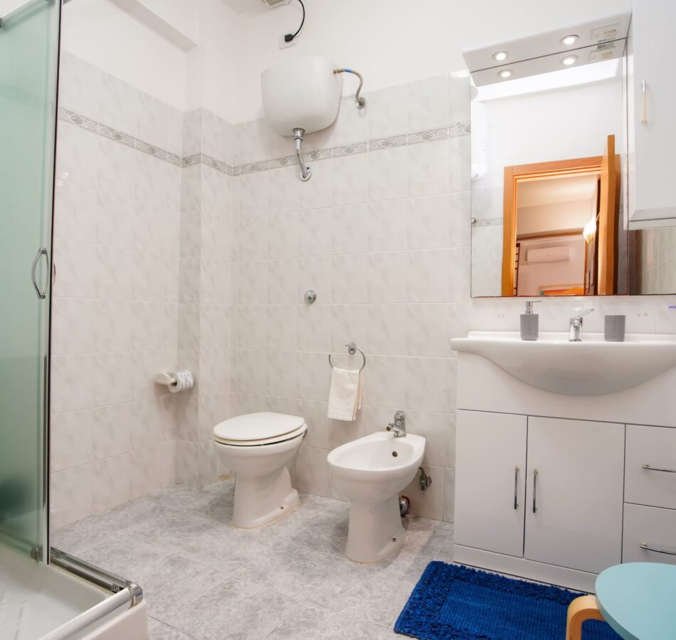 Bagno con doccia